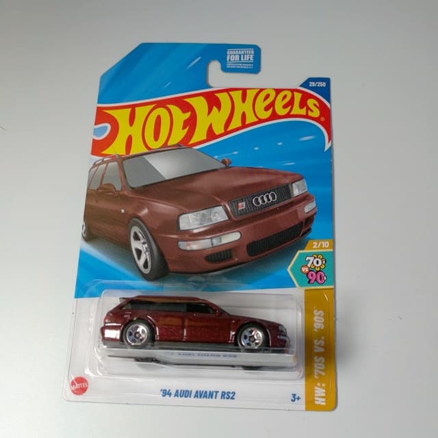 Hot Wheels '94 Audi Avant RS2, brown, on the card